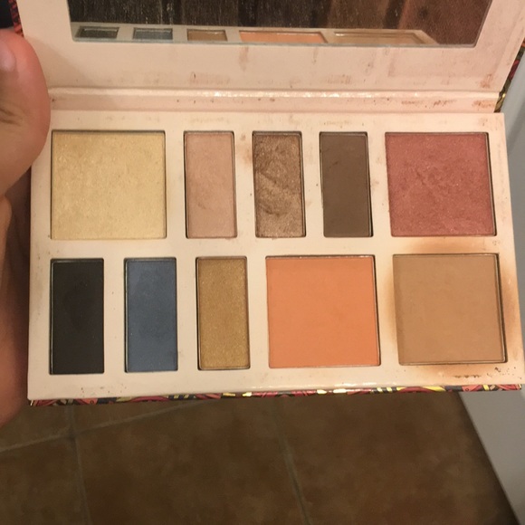 LORAC eye/cheek palette! - Picture 3 of 5